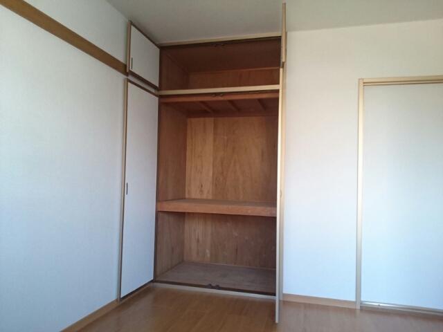 サンライズ江藤 収納