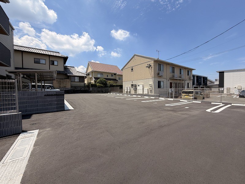 D-ROOM平田台 駐車場