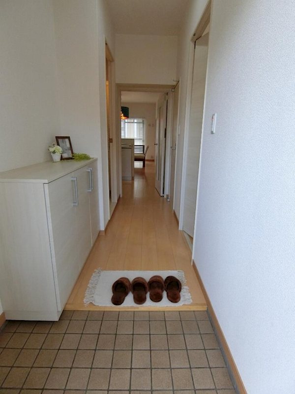 センチュリー中央 玄関