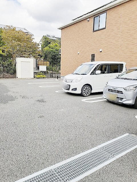 ウォール　ナット　グローブ 駐車場