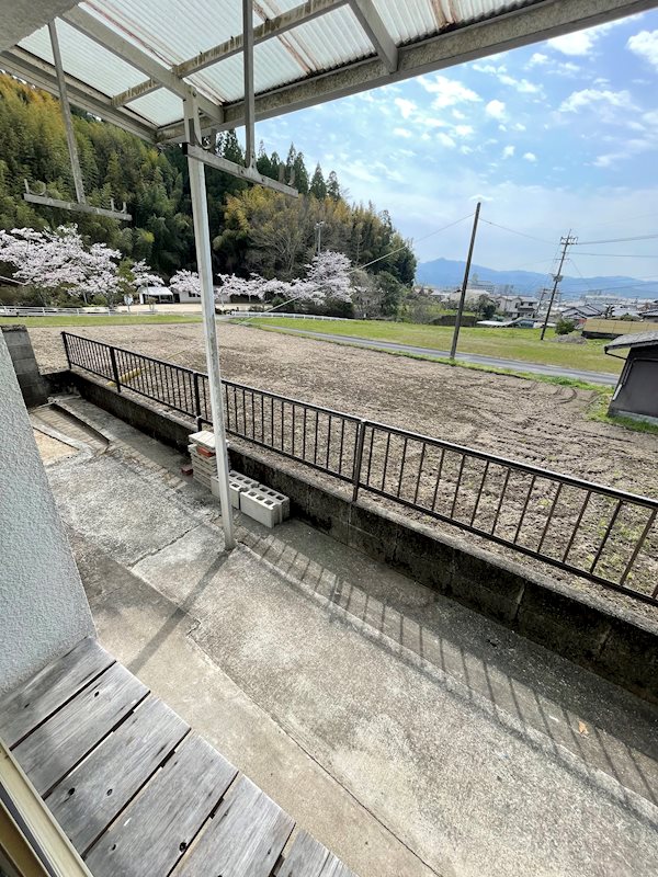 上城内貸家 ベランダ