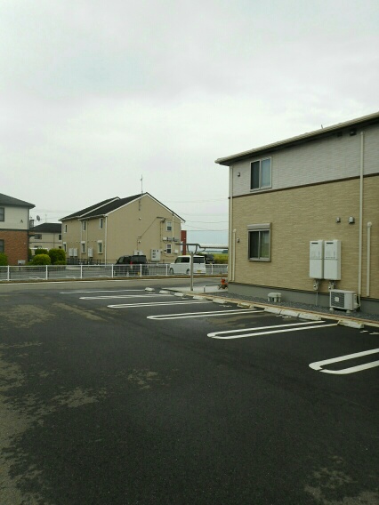 アミティエサード２号館 駐車場