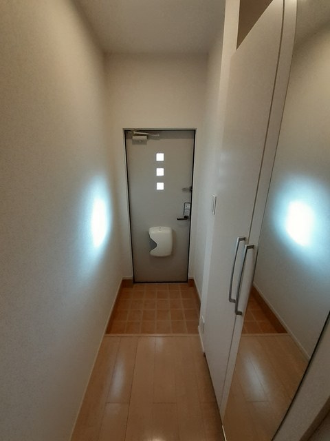 ジュネス 玄関