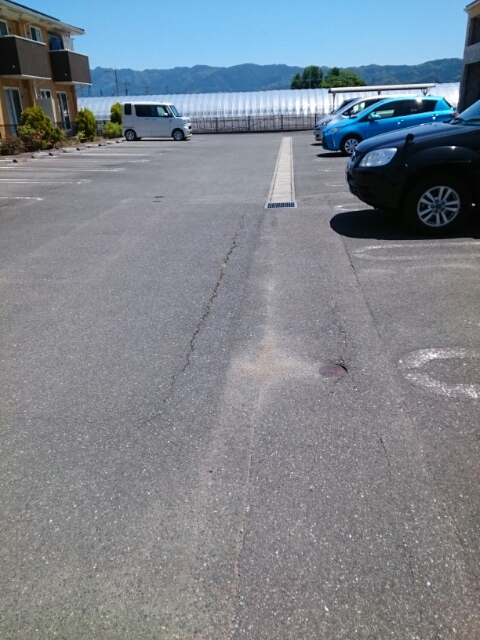ヒルズ上弓削　Ａ 駐車場