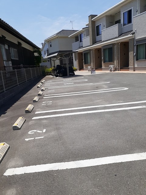 カレントヴィラ 駐車場