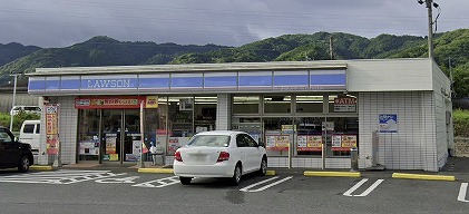 ヴァン・テ・アン コンビニ