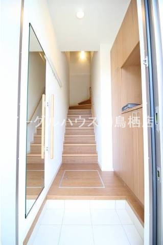 プロヌーブ萱方 玄関