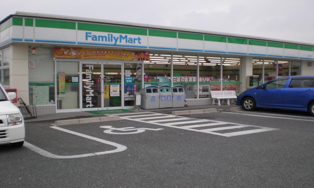 カトレアみすず コンビニ