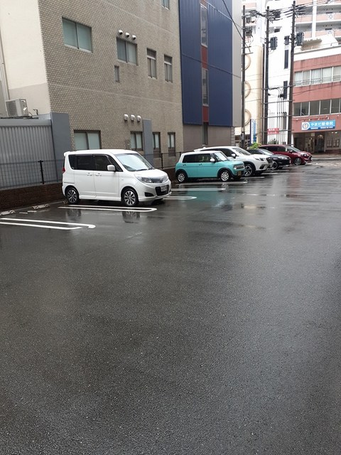 フォーウィルズコートⅡ 駐車場