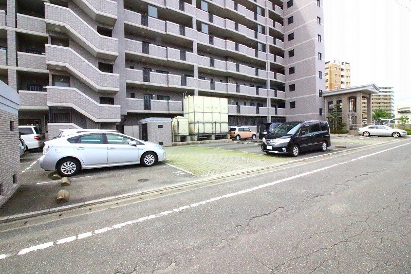 カサグランデ筑紫 駐車場