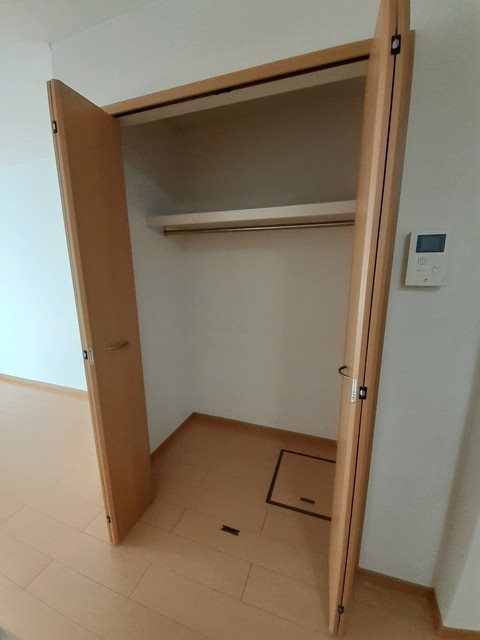 ソレアードヒルズA 収納
