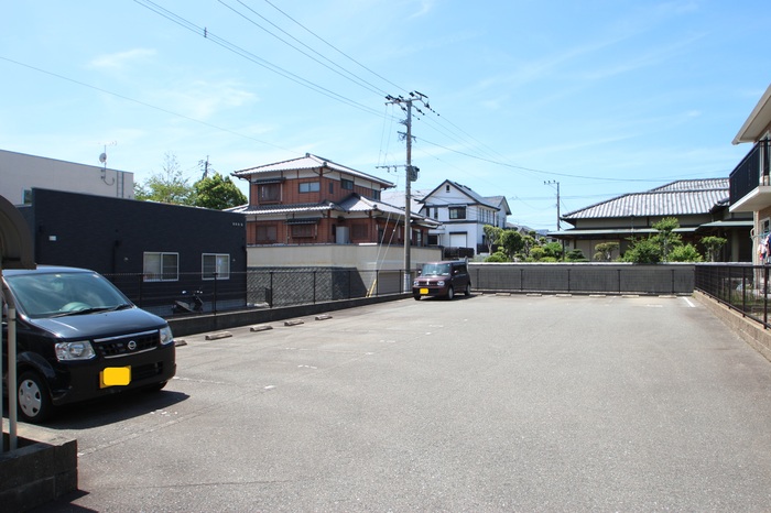 エルブ・ソヴァージュ 駐車場