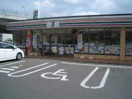 ソレイユ・ド・原田  コンビニ