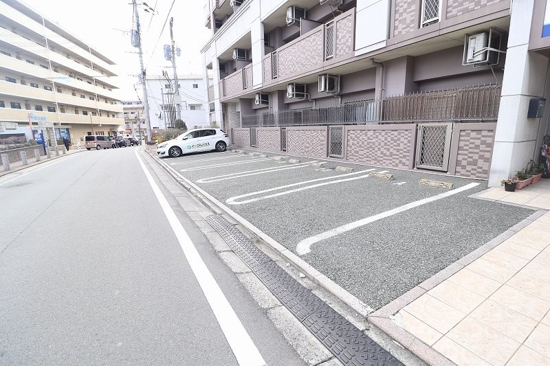 ウイングコート水城 駐車場