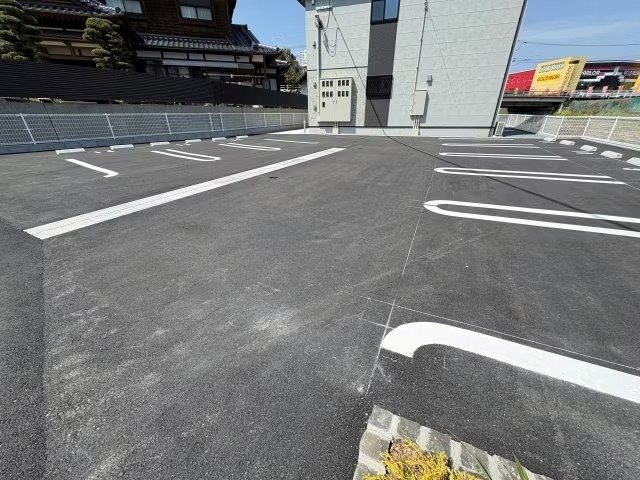 リバーサイド鎗田 駐車場