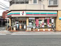 シャーメゾン　トレゾール コンビニ
