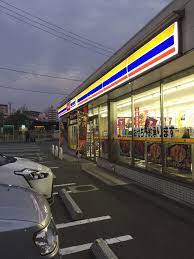 シャーメゾン　トレゾール コンビニ