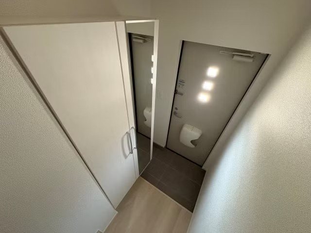 リバーサイド鎗田 玄関