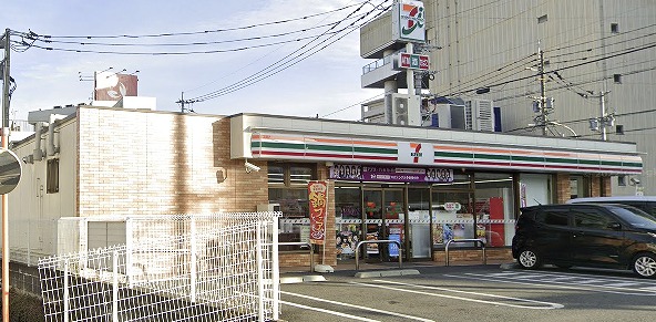 ラ・ルーチェ　東櫛原 コンビニ