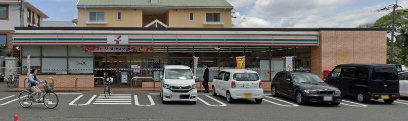 ラ・ルーチェ　東櫛原 コンビニ