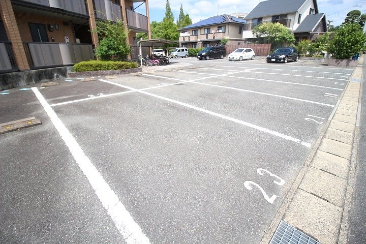 セイシェル・大山B棟 駐車場