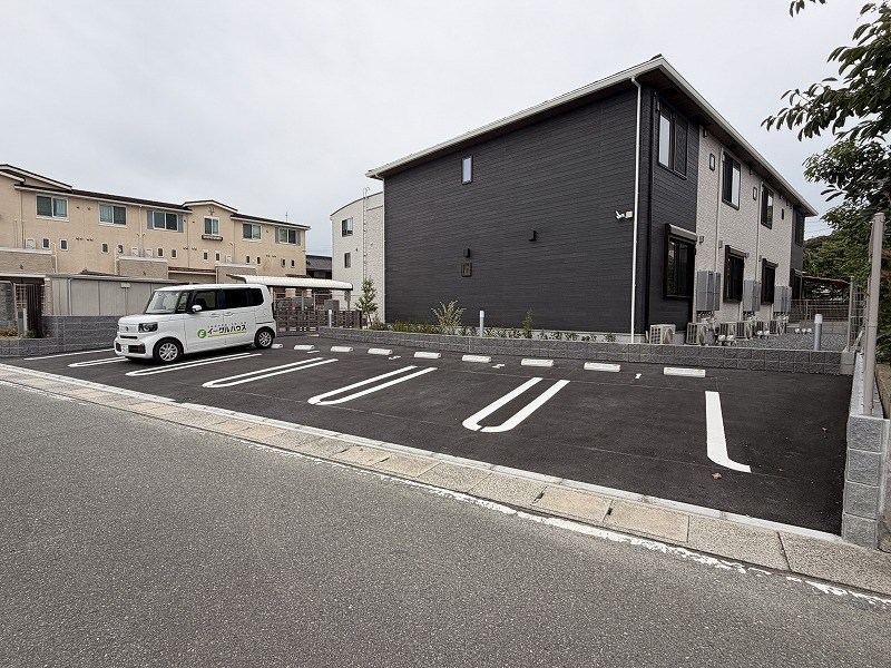プロムナード春日Ⅱ 駐車場