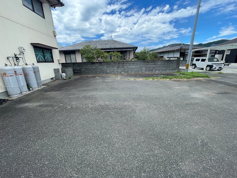 コーポ立石 駐車場
