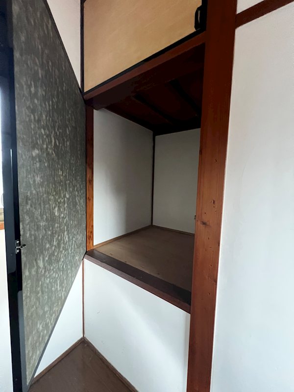 井口貸家 収納