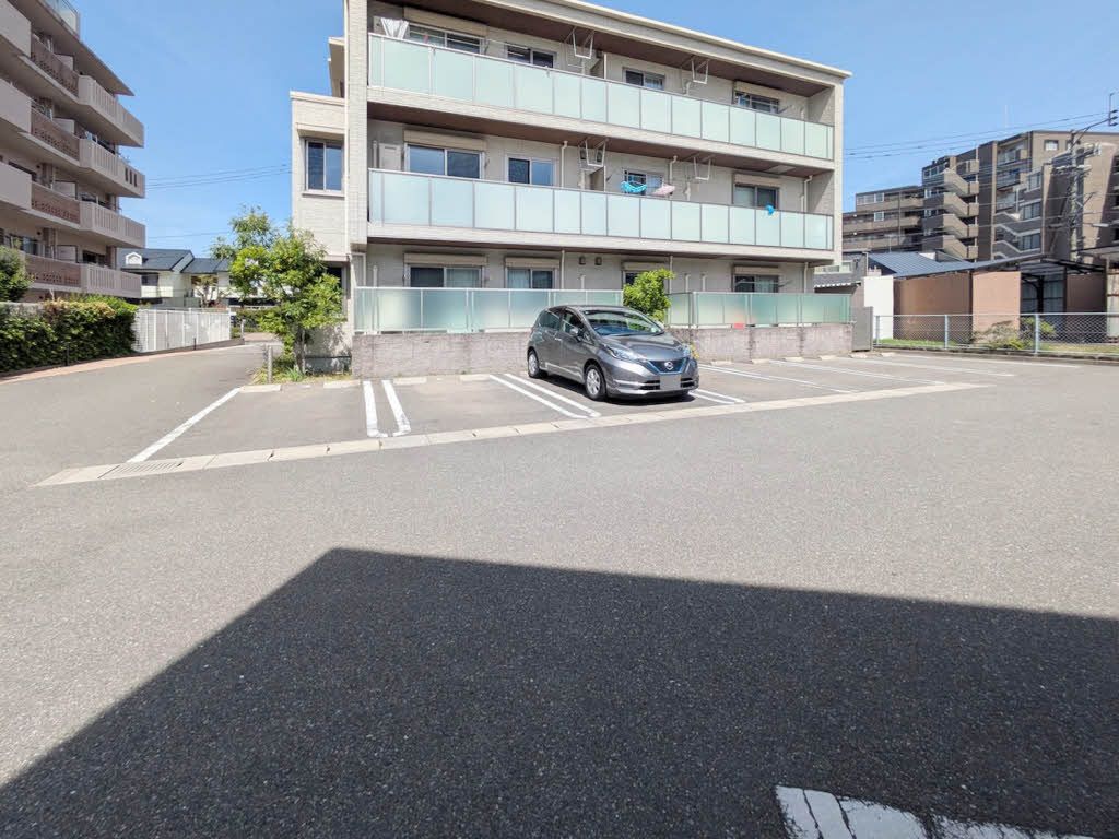 gran fortina春日　Ａ棟 駐車場
