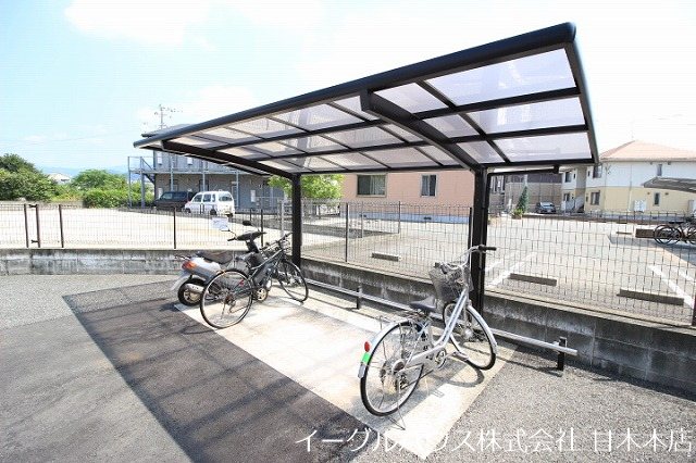 グランディール弐番館 駐車場