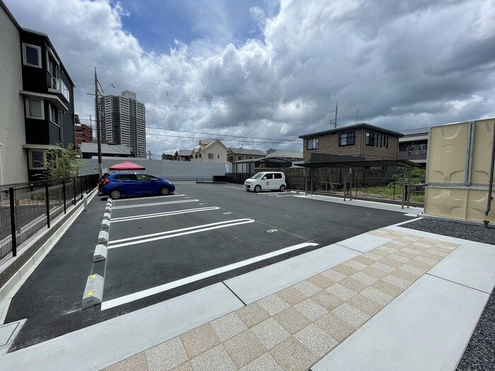 Grand Estate (ｸﾞﾗﾝ ｴｽﾀｰﾃ) 駐車場