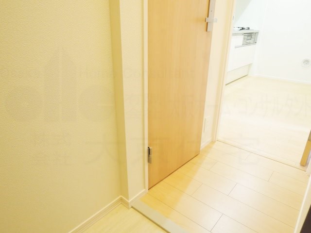 大阪府八尾市北本町１丁目2-18 玄関