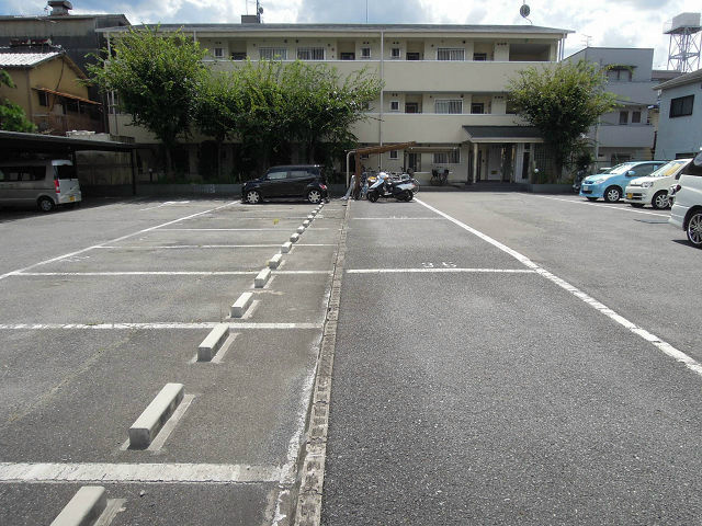 マンション辻田 駐車場