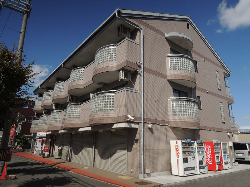 リフレ川西 外観