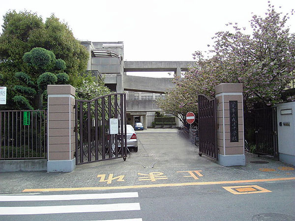 アディーレ八尾 中学校