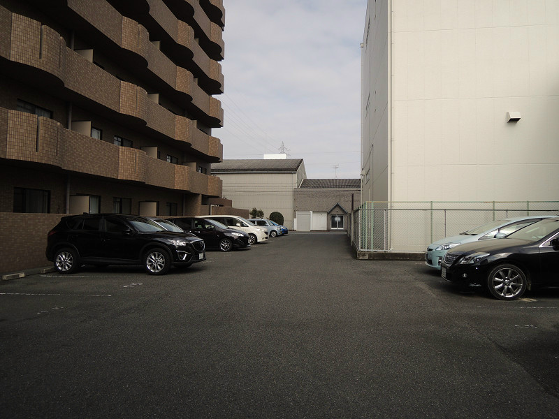 ドミソレイユ 駐車場
