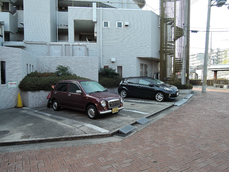 パール9 駐車場