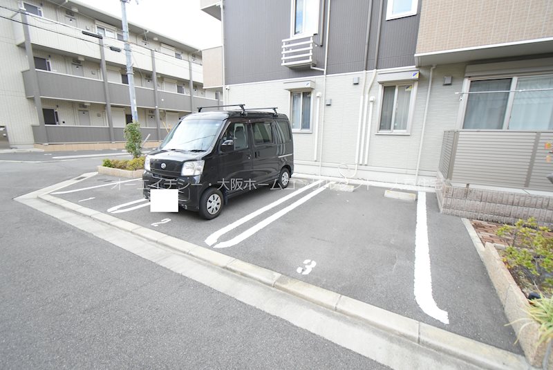 サニーコート俊徳 駐車場
