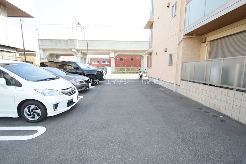 シャーメゾン　和 駐車場