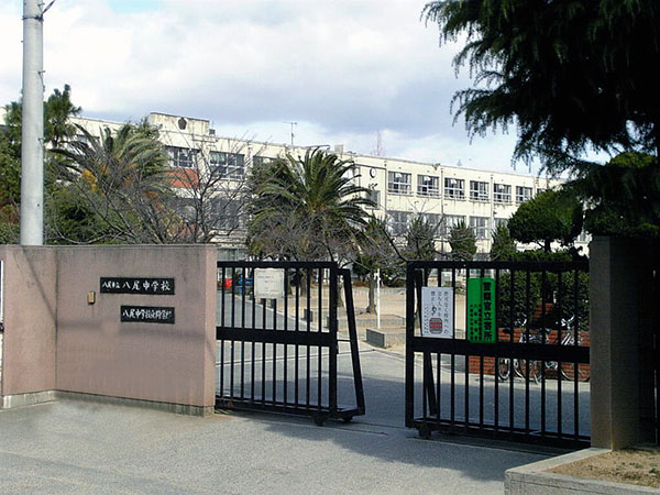 宮町1丁目貸家 中学校