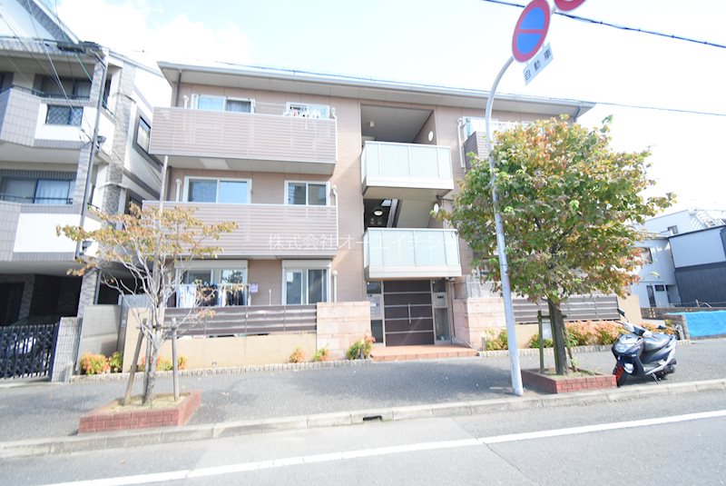 シャーメゾン小阪本町 外観