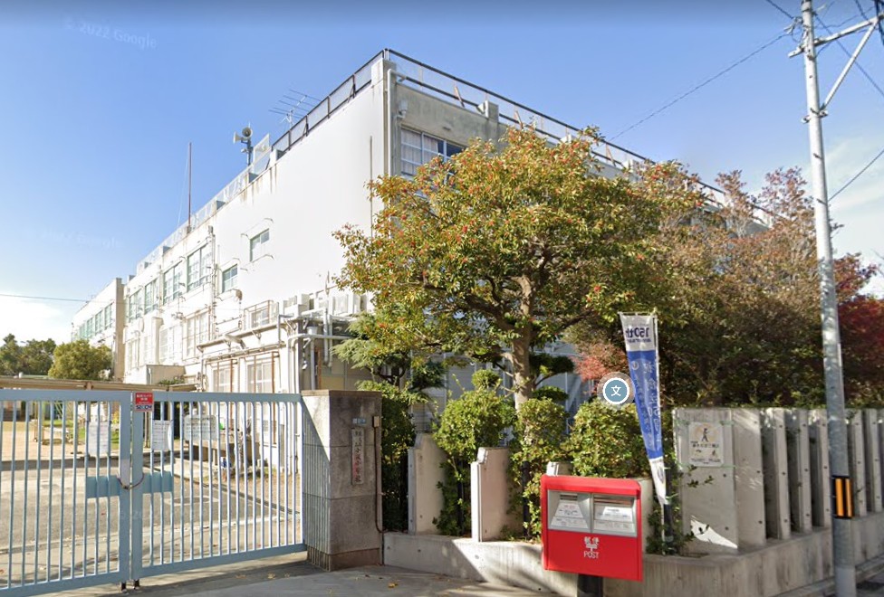シャーメゾン小阪本町 小学校
