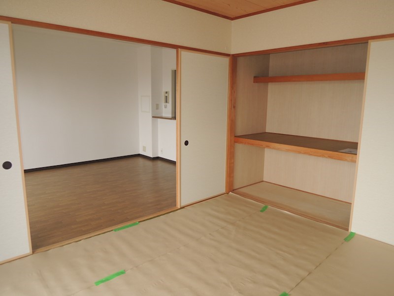 アルカサール美園 収納