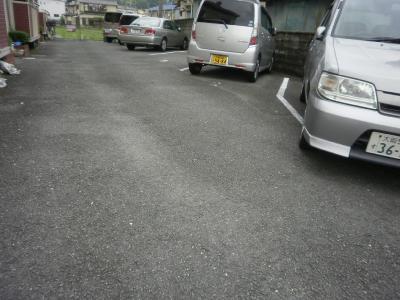 センチュリーハイツ 駐車場
