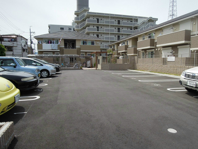 D-room青山 駐車場
