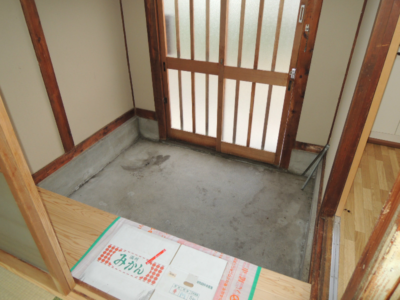 小阪合町３丁目平屋  玄関