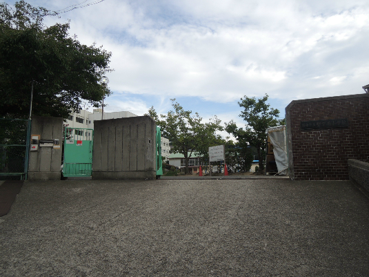 ルネアルマーニ 小学校