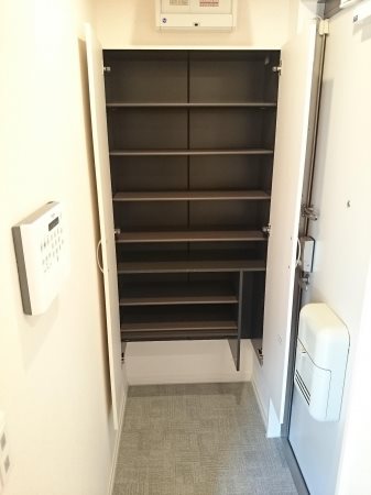 セジュール東太子 玄関