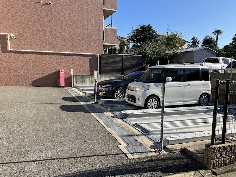 ベル フルール エヌ・エス 駐車場