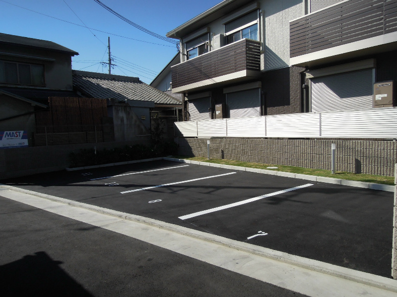 シャーメゾン和Ⅲ 駐車場